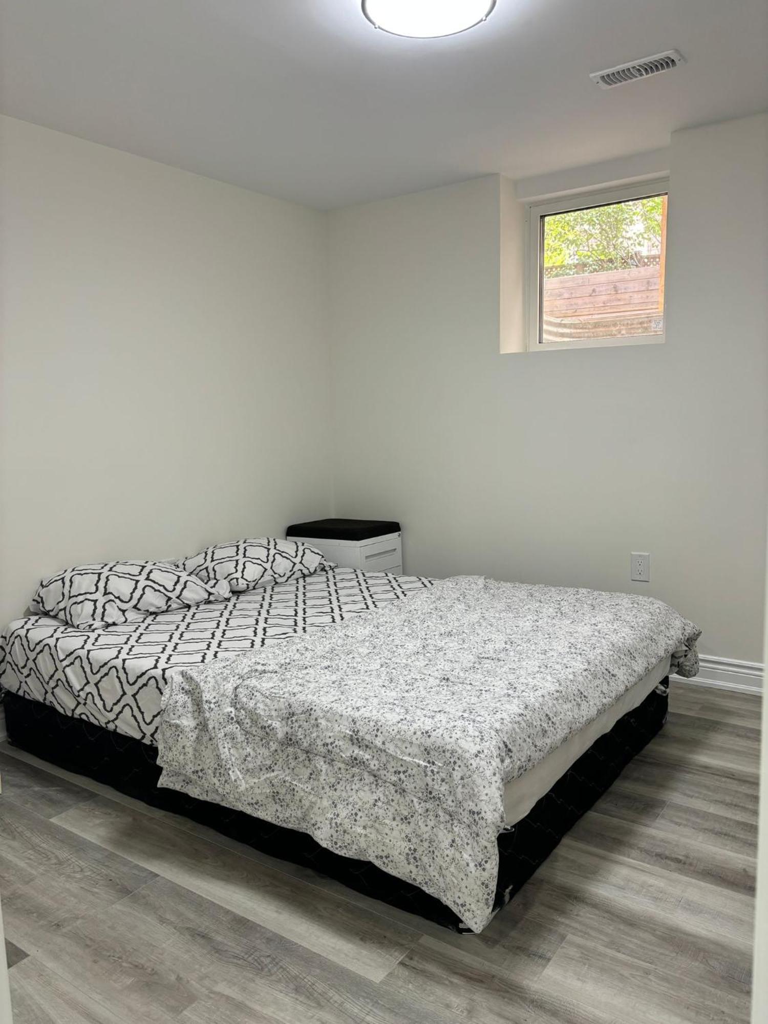 Bright Queen Room Close To Sheridan College And Airport Brampton Exterior foto